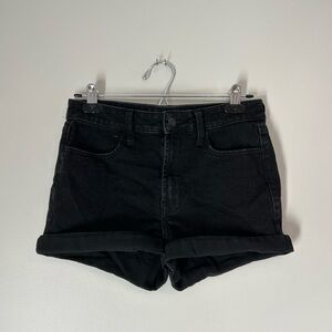 Old Navy women’s 4 Black denim high rise Jean Shorts